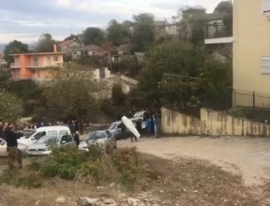 Χιλιάδες κόσμου καταφθάνουν στους Βουλιαράτες για την κηδεία του Κωνσταντίνου Κατσίφα